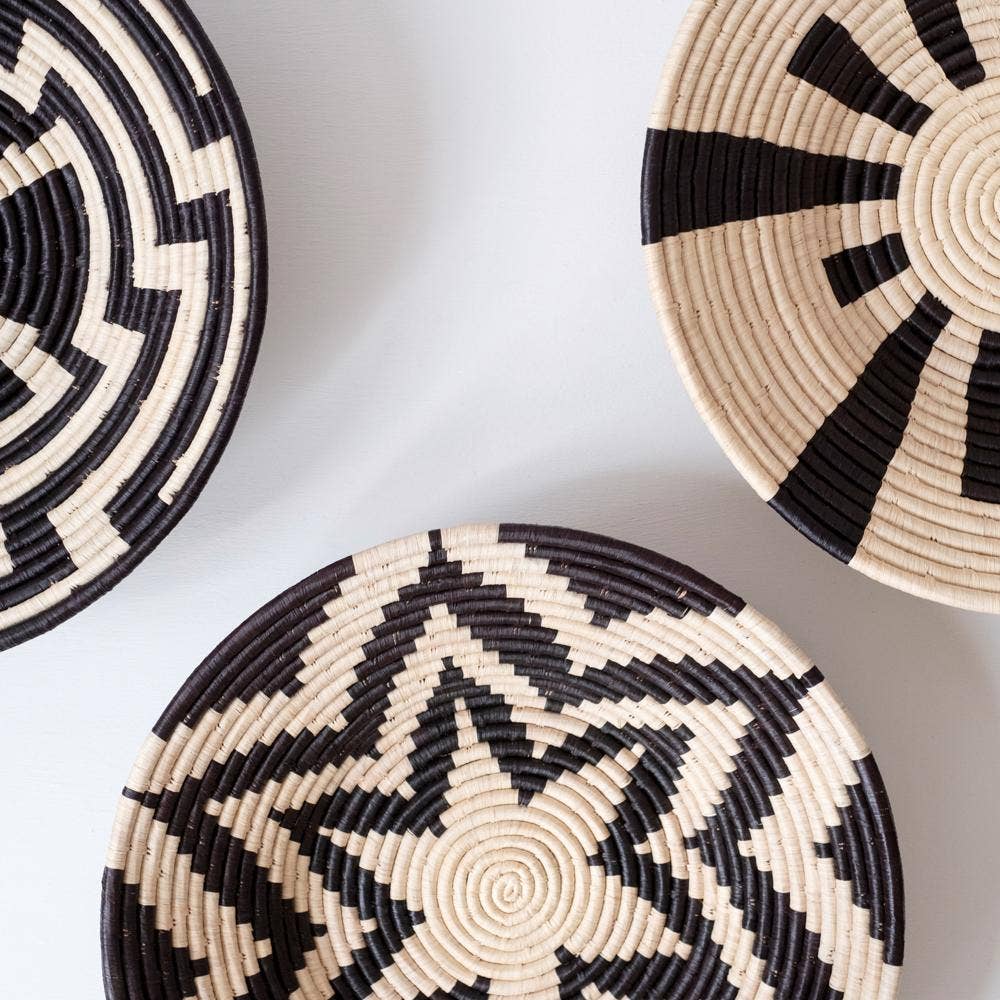 18" Sun Rays Black & White Basket
