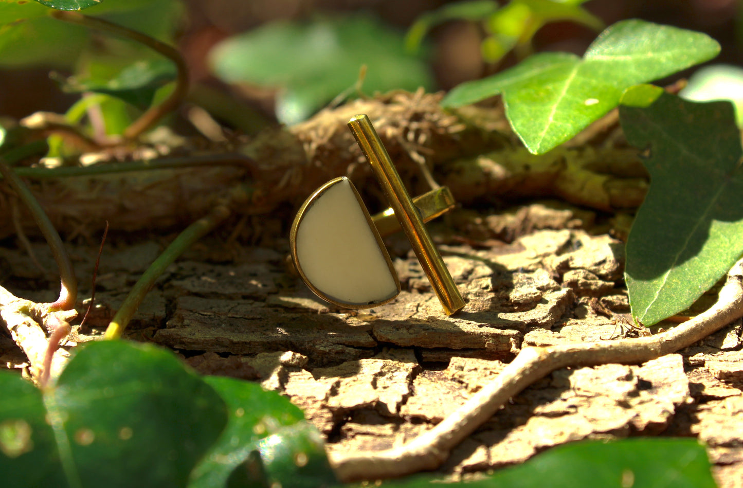 Moonrise Horizon Ring in Brass and Light Cow Horn